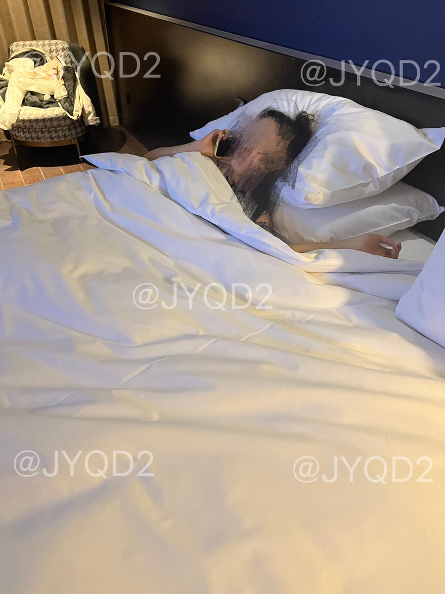 JYQD2's tweet photo. 假期前约了个符文小太妹，嫩是真嫩，油也是真油😂
出来约炮还得跟自己的几个男朋友挨个报备，还接受无套！滥交到我一度犹豫该不该下屌，最后还是带套冲了！
#学妹 #约炮 #小太妹 #学生 #原创 
@ToBulaer @ToBuerma @KawasawaSen https://t.co/dyt30RrZrq