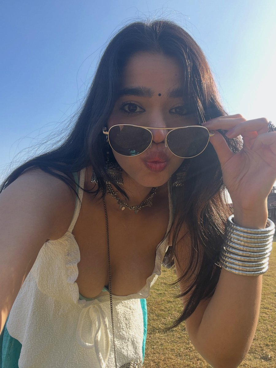 Indgirls_'s tweet photo. Sunlit boho charm done right with silver accents and breezy whites. Love the effortless vibe Tanya Khanna brings here.

Rate this look: 1 to 10? https://t.co/sJ0pImbKzk