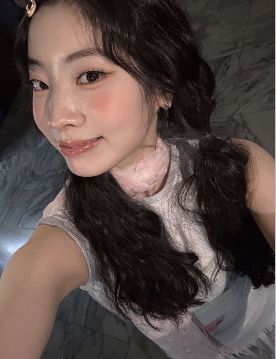 dubu7_ONCE's tweet photo. ダヒョンちゃんのふわふわツインテール❕
なんて可愛いの、、🥺🥺🥺💞

会いたいよ〜(><)

#DAHYUN #다현　＃ダヒョン https://t.co/9t17qIYviX