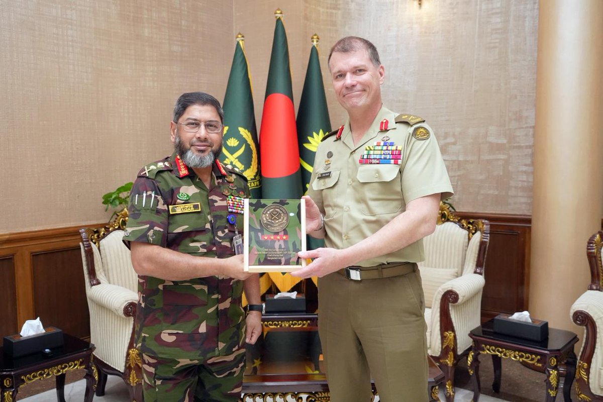 AusHCBangladesh's tweet photo. We welcomed Maj Gen Chris Smith, Australia's Deputy Chief of Army, to Bangladesh. He met senior Bangladeshi leaders and spoke at the National Defence College on our growing defence partnership and commitment to a secure Indo-Pacific region. https://t.co/I46lFHJhQw