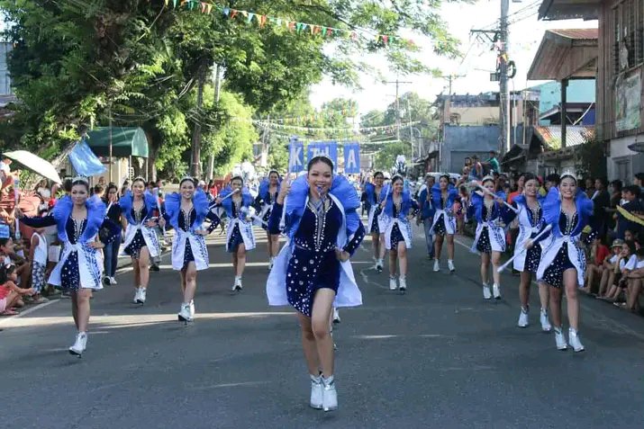 melodyyzzzz's tweet photo. ang galing galing mo kasi dito my mother of majorette always💁🏻‍♀️💁🏻‍♀️

#eurovision #sobrasobra #carmellecollado https://t.co/xJleBhhBZb