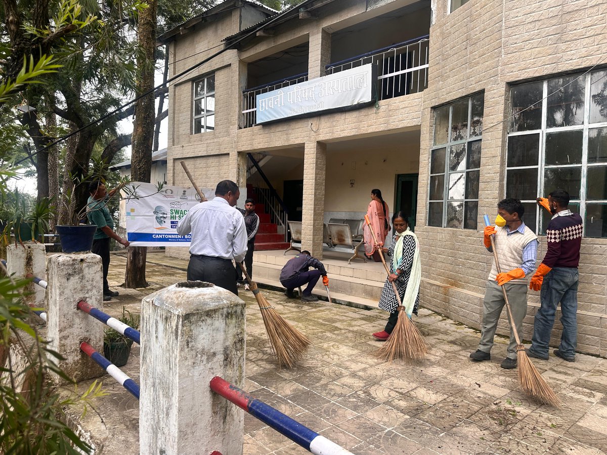 CBBakloh's tweet photo. 🧹 Cleanliness Drive organised at Cantonment Board Office & Hospital Premises, Bakloh.
Together for a cleaner, greener and healthier Bakloh! 🌿✨
#SHS2026 #SwachhataHiSeva2026 Swachh Bharat Urban Ministry of Housing and Urban Affairs @MoJSDDWS Ministry of Defence, India #nidem https://t.co/UelFLIiyWP