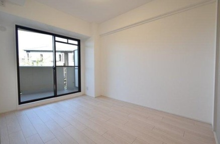 GoofeeHome's tweet photo. 【物件ポイント】 
🔹価格：4,099万円 
🔹3LDK 
🔹専有面積：89.17㎡ 
🔹バルコニー面積：24.91㎡ 
🔹2階部分 
🔹LDK約22.0帖 
🔹ウォークインクローゼットあり 
🔹オートロック 
🔹宅配ボックス 
🔹浴室暖房乾燥機 
🔹食洗機・浄水器付きシステムキッチン 
🔹追い焚き機能付き浴室 
🔹即時引渡し https://t.co/hZkI1JlX8m