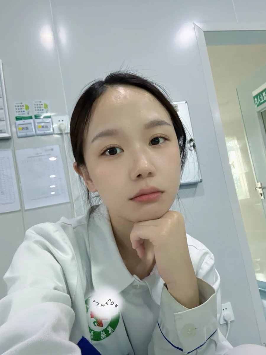 PlutO_T_'s tweet photo. 看着朋友圈一条条“出去玩了”，突然觉得安静的工作环境也挺不错的 https://t.co/XPkwhn3lvM