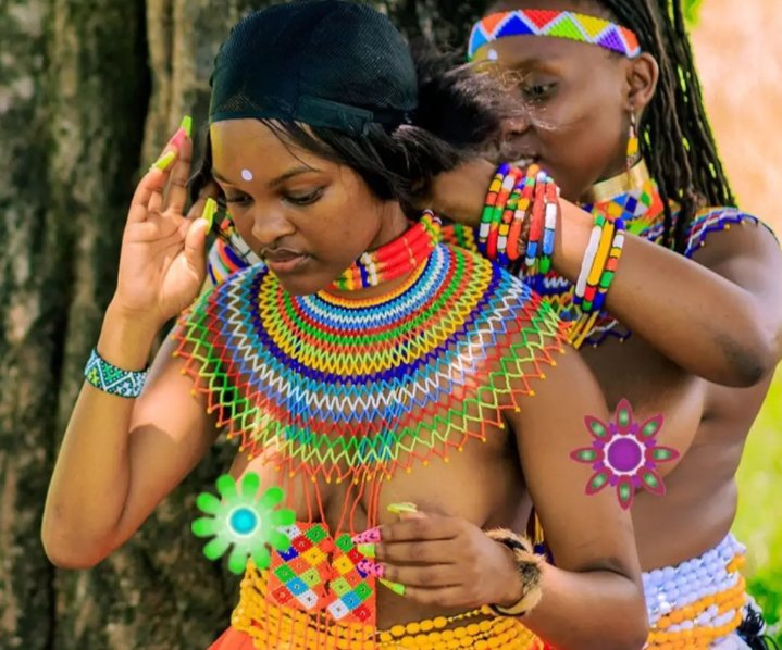 thatEMMANUEL's tweet photo. Annual reed dance| ZULU culture #zulu #culture #africa https://t.co/Nxatw7cgI9