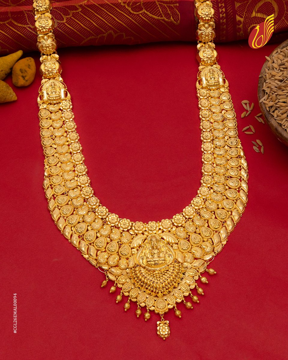 Thangamayilltd's tweet photo. Royal tradition, made for today.
Thangamayil Jewellery’s CBE Collection Malai brings rich traditional elegance and grand detailing together in one statement piece.
#ThangamayilJewellery #CBECollection #MalaiCollection #TraditionalGoldJewellery #BridalJewellery #WeddingJewellery https://t.co/V6YvhrPAg1
