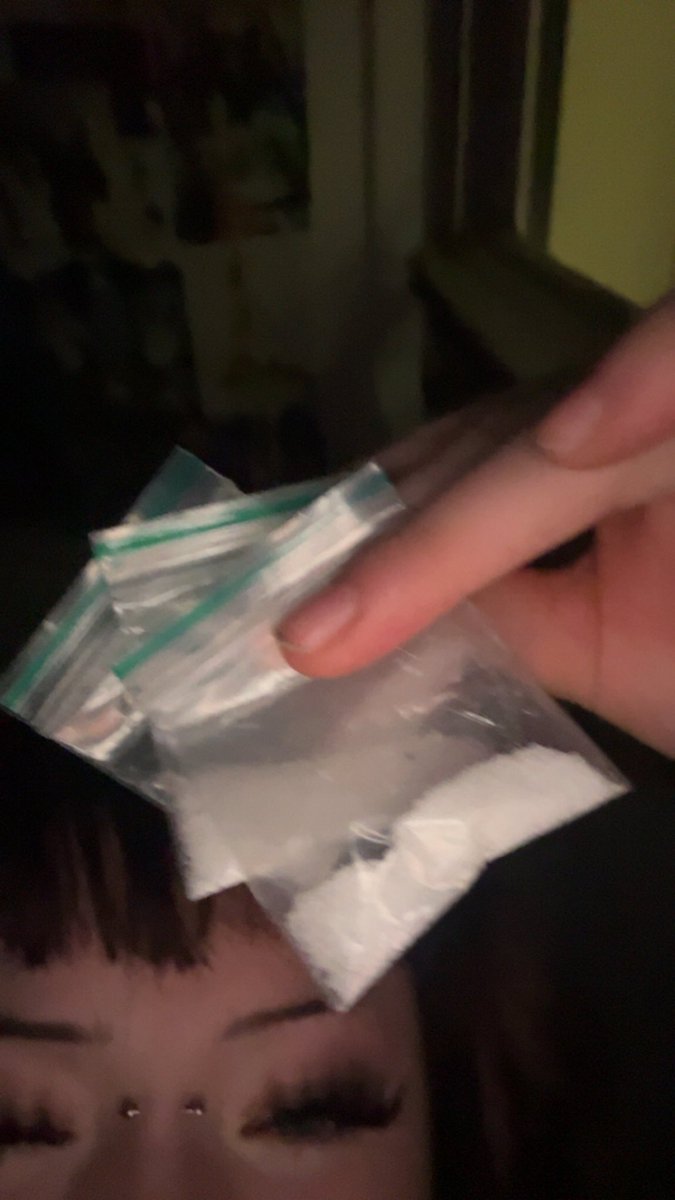 kettyvamp's tweet photo. got 4g for £20 yesterday i love my life 😛 #ketwt #kettwt #drugtwt https://t.co/VOtTVKAiBt