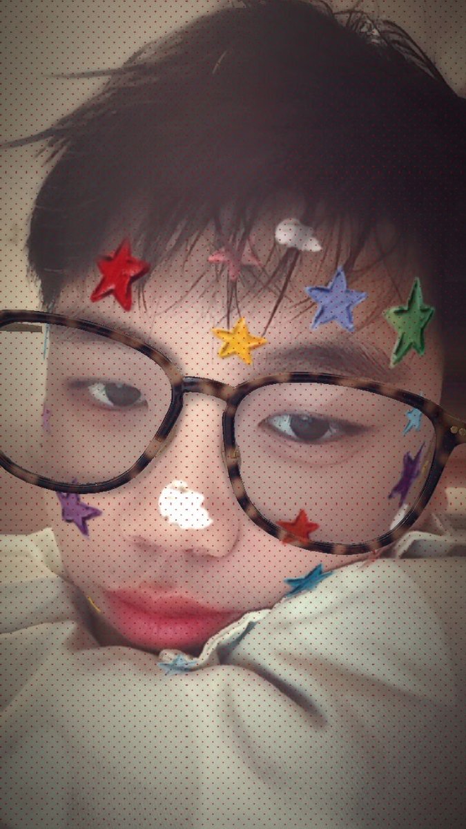 vysm7x's tweet photo. 太假了这特效  像小学生 https://t.co/t0FWK9fiTb