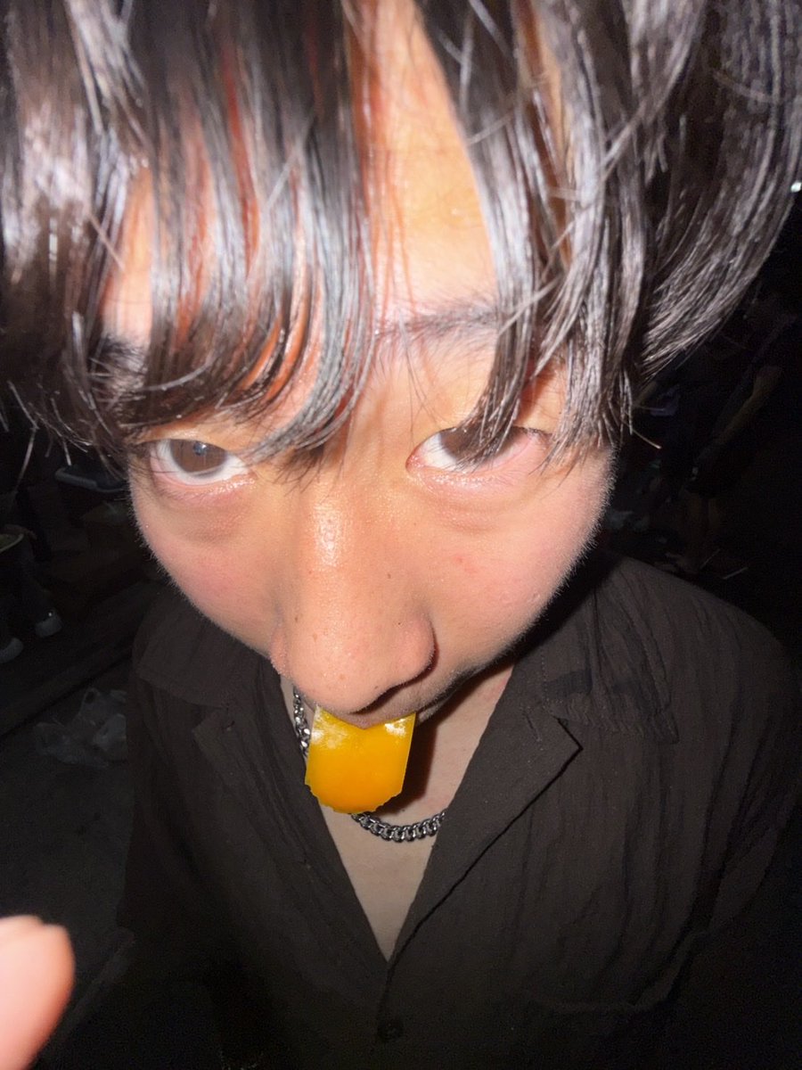 zz_ee1122's tweet photo. 遲到的中秋節
還沒烤過的甜椒  在最後一張
朋友切了一大盤我吃了快一半 https://t.co/NS3ESiTrex