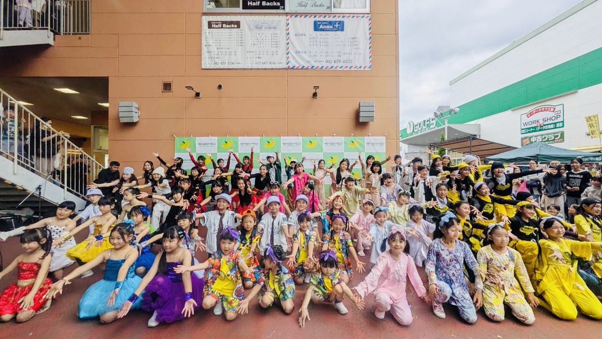CLOVER90dance's tweet photo. はなまるてづくり広場2
ありがとうございました！　　

続いて

🎃ハロウィンin多摩センター🎃

🍀10/24  （土）　　　
15:30〜パレード
 
🍀10/25     (日)         
11:00〜パレード

 13:30〜    des   ailes26   ミニライブ　
 
16:00〜 clover26ダンスパフォーマンスショー

ぜひ多摩センターへ❣️ https://t.co/4JyVPN9iSx