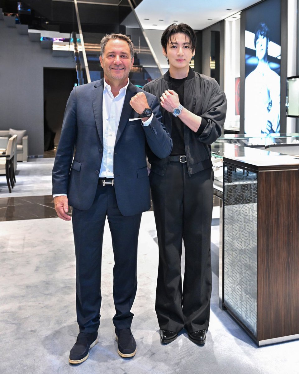 JJK_Times's tweet photo. Hublot CEO Julien Tornare (via Instagram):

What a day in Tokyo! 🇯🇵
It was a real pleasure to spend this special moment with Jung Kook, our Global Brand Ambassador.
We started the day with a visit to our Hublot boutique, meeting the team and feeling the incredible energy around Jung Kook, before coming together again in the evening for a very special celebration.
Great conversations, great energy, and so many memorable moments. This is what I love about Hublot bringing together incredible people, cultures and creativity from around the world.

Thank you for being part of the Hublot family and for making this Tokyo moment one to remember!

#Hublot #JungKook #Japan @/mnijungkook