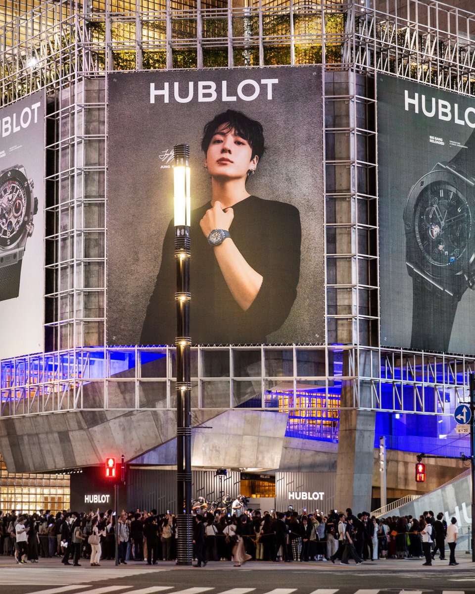 JJK_Times's tweet photo. Hublot CEO Julien Tornare (via Instagram):

What a day in Tokyo! 🇯🇵
It was a real pleasure to spend this special moment with Jung Kook, our Global Brand Ambassador.
We started the day with a visit to our Hublot boutique, meeting the team and feeling the incredible energy around Jung Kook, before coming together again in the evening for a very special celebration.
Great conversations, great energy, and so many memorable moments. This is what I love about Hublot bringing together incredible people, cultures and creativity from around the world.

Thank you for being part of the Hublot family and for making this Tokyo moment one to remember!

#Hublot #JungKook #Japan @/mnijungkook