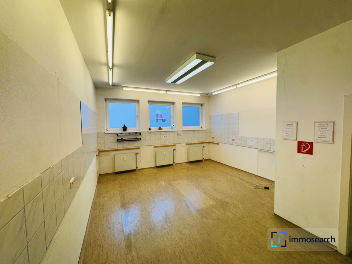 TraumImmos's tweet photo. 191 m² Gewerbefläche in der Marktpassage Spielberg: heller Verkaufsraum, mehrere Nebenräume und flexible Nutzung für Einzelhandel, Büro, Shared Office oder Dienstleistungen. Miete 1.099,21 EUR.
Mehr erfahren: https://t.co/GWtSO0GIuv
#Spielberg #Gewerbe #Büro #Praxis #Miete https://t.co/GyeAy7mtRc