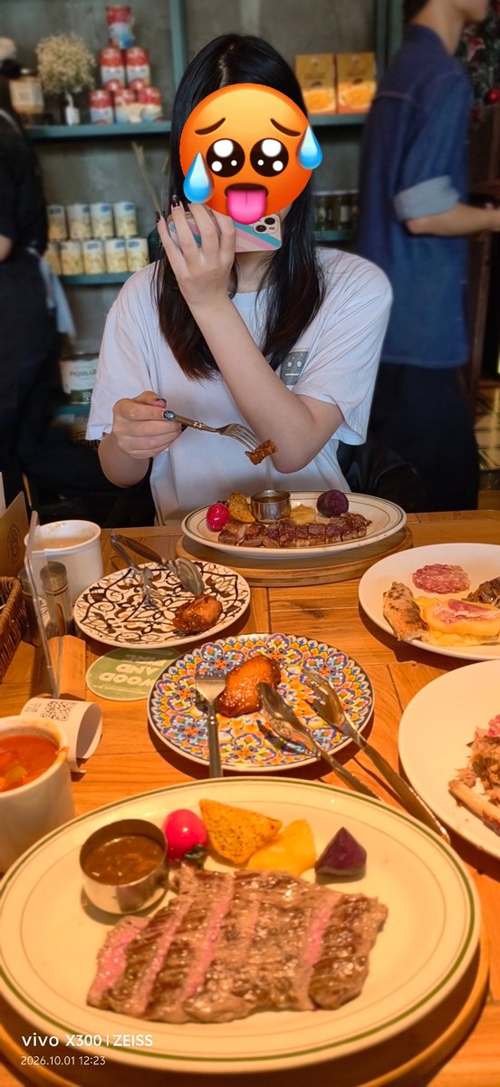LingRecovery's tweet photo. ok啊这边也直接就是进行一个把前任妹变成好闺蜜饭搭子的身份切换好吧@WanYu60523 
✧(≖ ◡ ≖✿) https://t.co/OYWoMd07tA