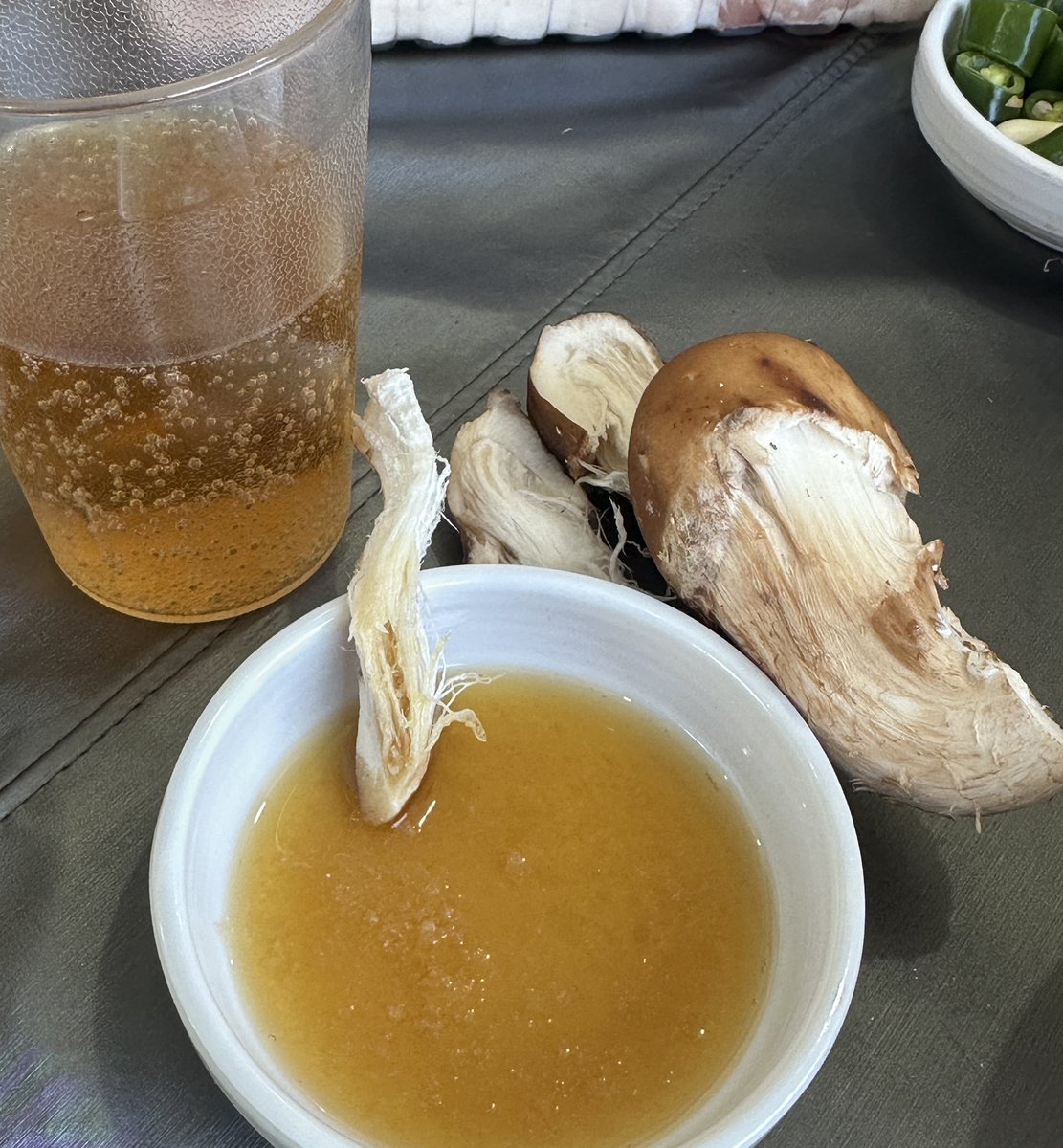 seryu009's tweet photo. 쿠리만쥬가 되어보았다. くりまんじゅうになってみた｡#くりまんじゅう #ちいかわ https://t.co/jkUewk10S9