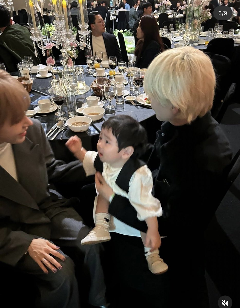 stuckwitheechul's tweet photo. Ari and Ryeowook are such a beautiful couple 💕🥰 seeing them like this makes me smile.

Cr. https://t.co/xjRouYilQj https://t.co/lG9YvG71GQ