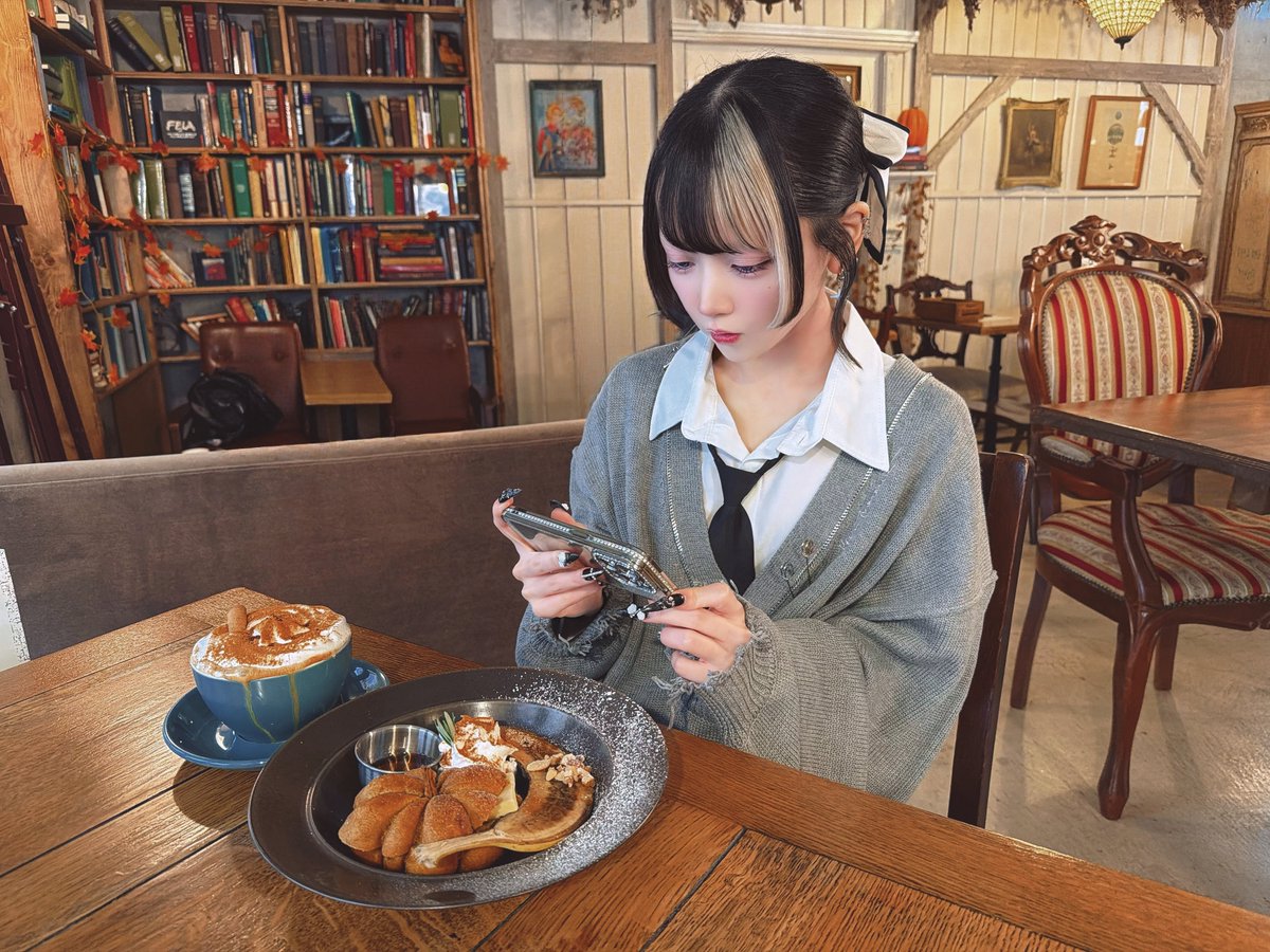 nari_milktea's tweet photo. 🧸🎃 𓂃꙳⋆ https://t.co/AYaQi7CWpj
