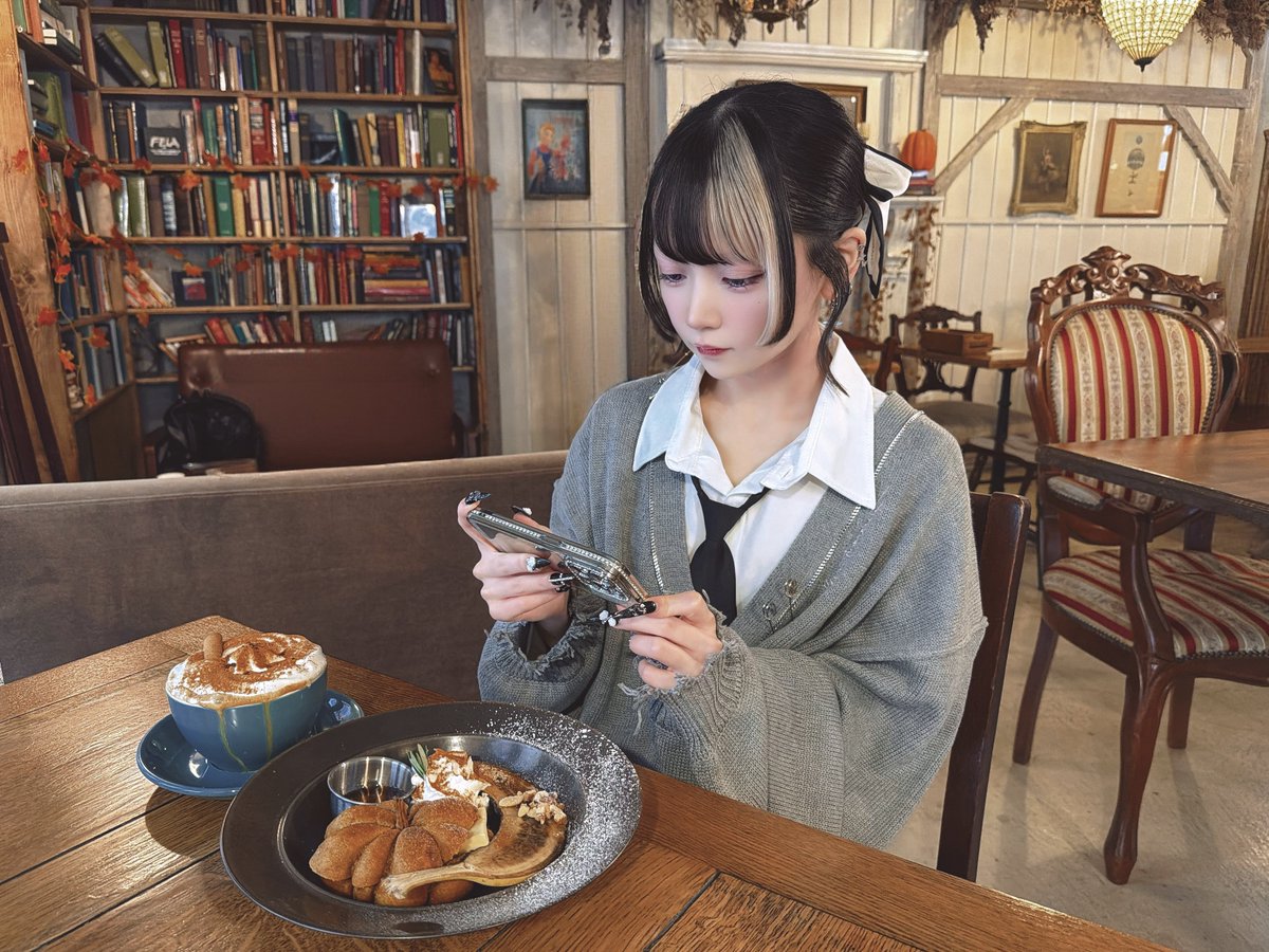 nari_milktea's tweet photo. 🧸🎃 𓂃꙳⋆ https://t.co/AYaQi7CWpj