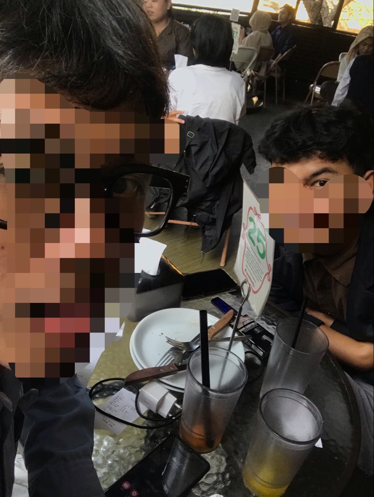 Goon_17V's tweet photo. Kerkom? https://t.co/8a3ekBJ72l