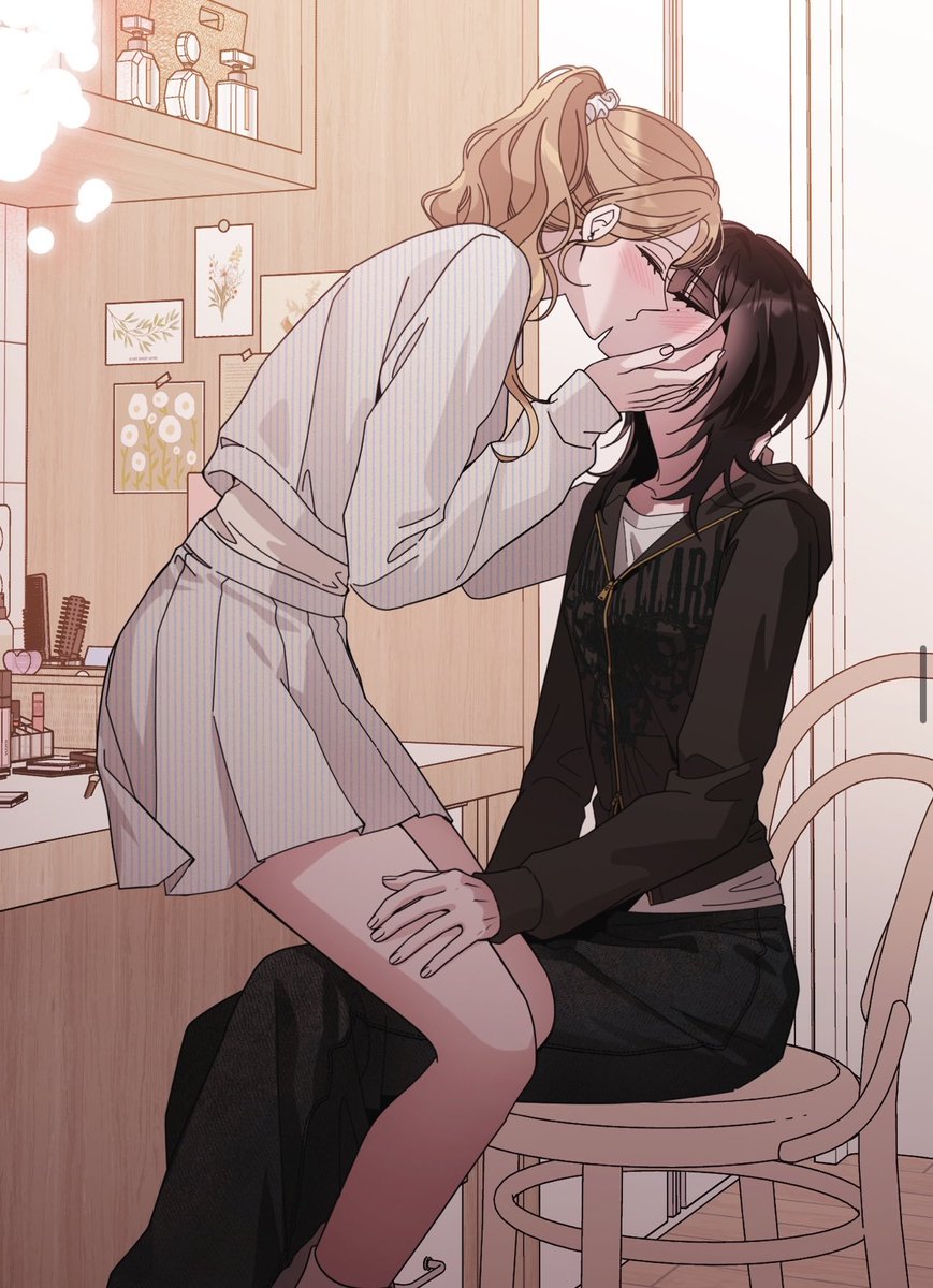 MitsukiYunaMaki's tweet photo. Gasp, quanto amo questi colori e questi disegni https://t.co/GI1PIgnuuf