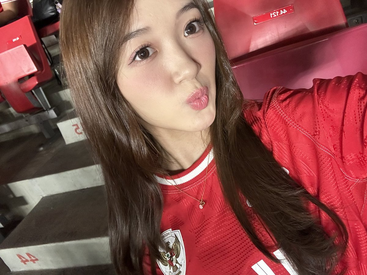 AU_LiaJKT48's tweet photo. happy #seLIAsa ❤️🇮🇩 https://t.co/EEsxoXitUW