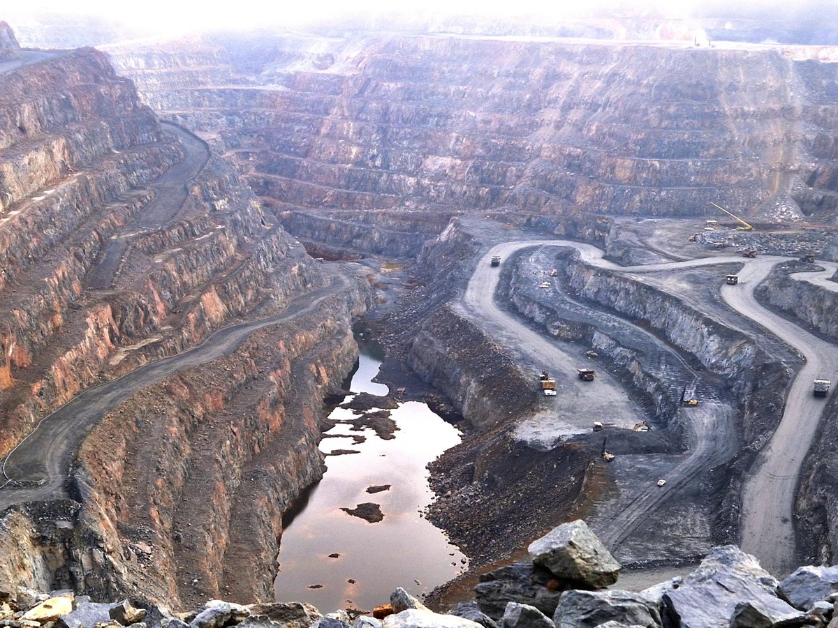 L30Onidas's tweet photo. @Luv_Is_Truth @BGatesIsaPyscho Ancient mining of the gods. https://t.co/XKSnvEOAof