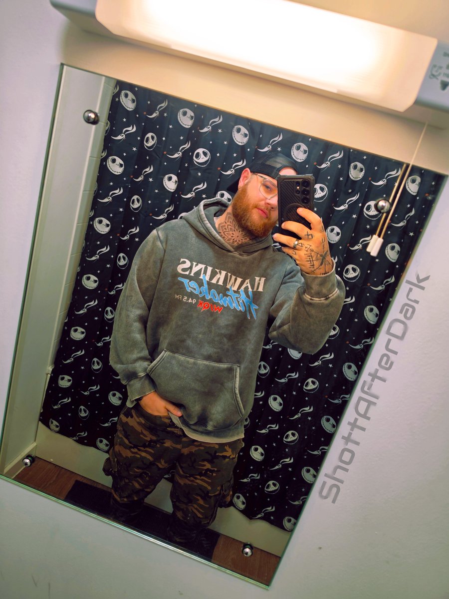 ShottAfterDark's tweet photo. Today's fit 🤙🏽 what you lot think 😝 https://t.co/jc2vocDbAB