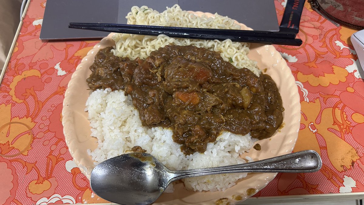 Develop_tope's tweet photo. 手羽元豚肉ジャワカレー辛口ご飯&amp;ラーメンSpecial https://t.co/OhV3sDgKr0
