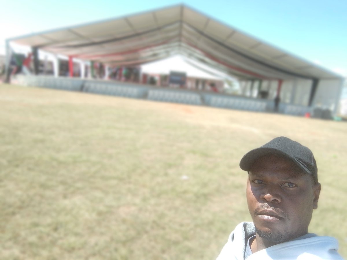 Morwaru's tweet photo. Ruto mi nimeshindwa kukutetea Sasaππ
Gathering innocent hustling youths for RPL graduation only for the event to be postponed for the third time ππ
No water no lunch no compensation justπππΆπΆ
#RPLSuccess #GoKdelivers #NYOTA https://t.co/nhW5A1cFpc