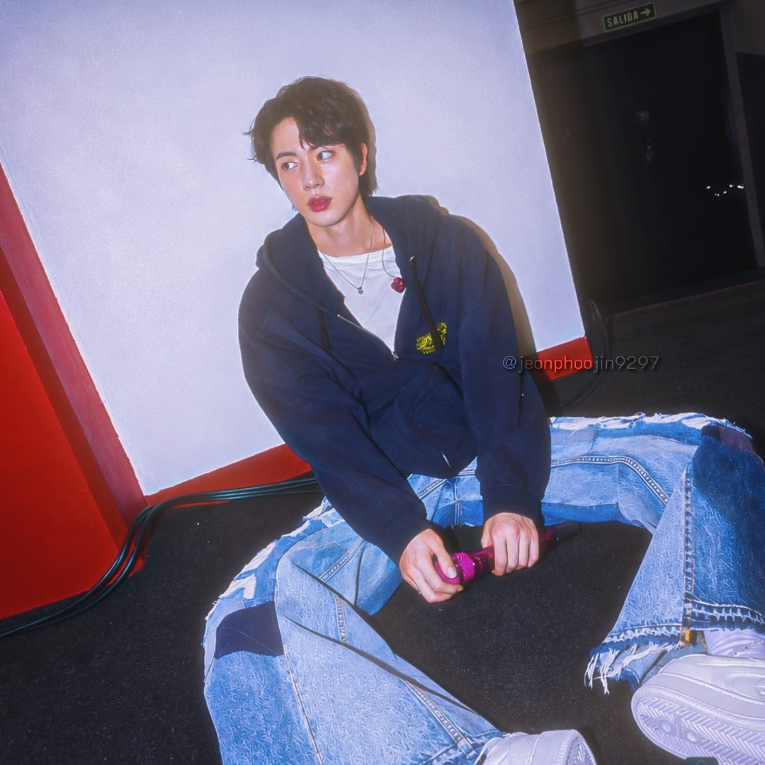 jinjk_gf's tweet photo. my boyfie 🫣

#jin #JIN
#jeonphoojin9297 
last photo crd to Liisaa https://t.co/Y4X1BvmG4L