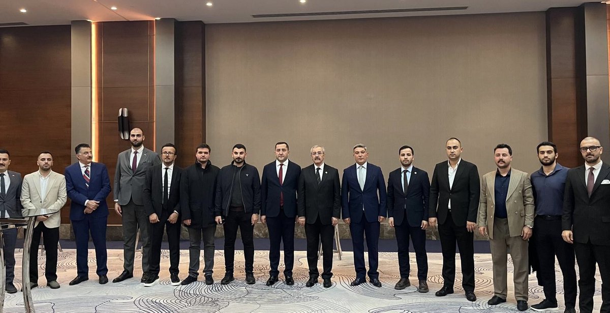 AvNiyaziPaksoy's tweet photo. Adalet Bakan Yardımcısı Sn. Sedat Ayyıldız, AK Parti İst. İl Başkanı Sn. Abdullah Özdemir, Baromuz Başkanı Sn. Av. Yasin Şamlı ve MHP MDK üyesi Sn. Av. Hatice Akkaya MHP İst. İl yöneticilerimiz Sn. Av.  Filiz Değer, Sn. Av. Batuhan Pınar, Sn. Av. Mustafa Kemal Dalan, Sn. Av. Muhammed Kaan Çakıroğlu, Sn. Av. Ömer Çölüoğlu, Sn. Av. Celil Kürşat Yakışıklı, Sn. Av. Alper Kaan Boran, THE İst. Şube Başkanı Sn. Av. Recep Tangal, İlçe başkan ve yöneticileri, birçok kurum ve kuruluş temsilcilerinin ve meslektaşlarımızın yoğun katılımları ile İst. 2 Nolu Baromuz Başkan Adayı Av. Ali Kasım Tuna tanıtım ve projeler sunum programı gerçekleştirildi.

Birlikte kurduğumuz Baromuzu yine birlikte yönetme ve dahada güçlendirme kararlılığı içerisinde “Önce Ülkem ve Milletim” anlayışı ile, Baro Başkan Adayımız Av. Ali Kasım Tuna başkanlığındaki aday Listemizde  meslektaşlarımız Av. Niyazi Paksoy, Av. Alper Kaan Boran, Av. Recep Tangal, Av. Celil Kürşat Yakışıklı, Av. Aydın İşkur yer almışlardır. 
Kutluyor, değerli arkadaşlarımıza başarılar diliyoruz.