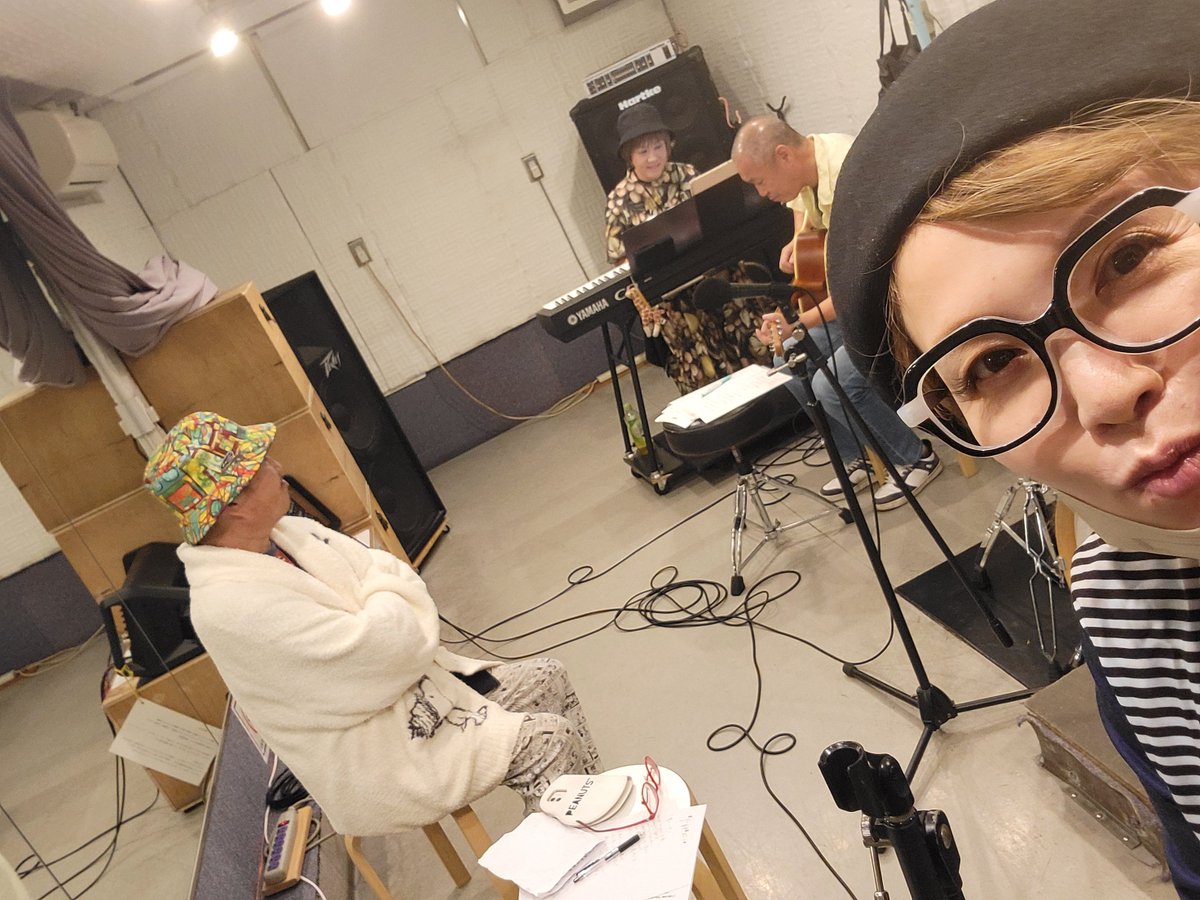aki_waku's tweet photo. さぁ！いよいよです🙌
今週金曜日この4人「アキマルズ」のLIVEでございます。
一緒に✨🍻🎶しましょー！

10月9日19時よりススキノ「ラティール」
5500円
2ドリンク+ミールボックス付き

お問い合わせ/お申し込み
011-533-8080
sutekinamaru@gmail.com https://t.co/CaCN2jM77N