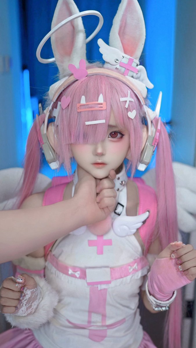 seeu_cosplay's tweet photo. 诶？什么情况！😳 https://t.co/ZLhwHxeqdT