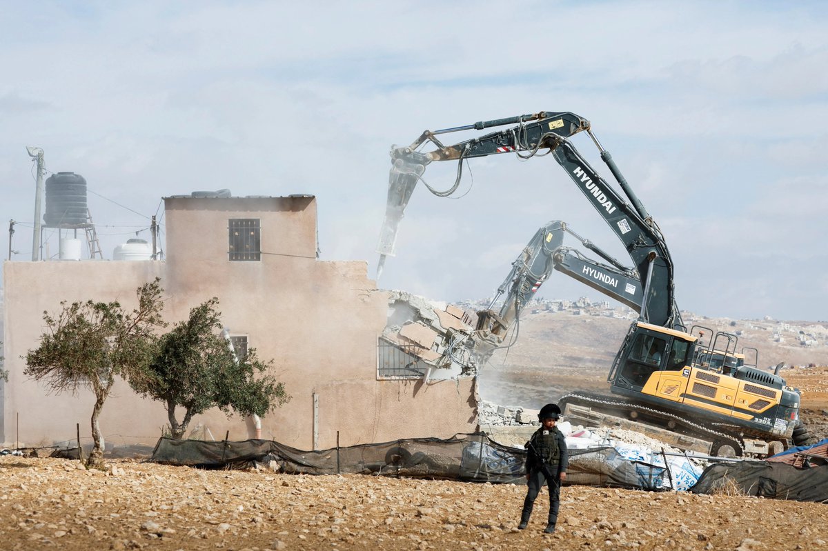 AJEnglish's tweet photo. Israeli forces continue demolitions of Palestinian homes in the occupied West Bank.

🔴 LIVE updates: https://t.co/9Gv3jShERW https://t.co/il0iw5BDbL