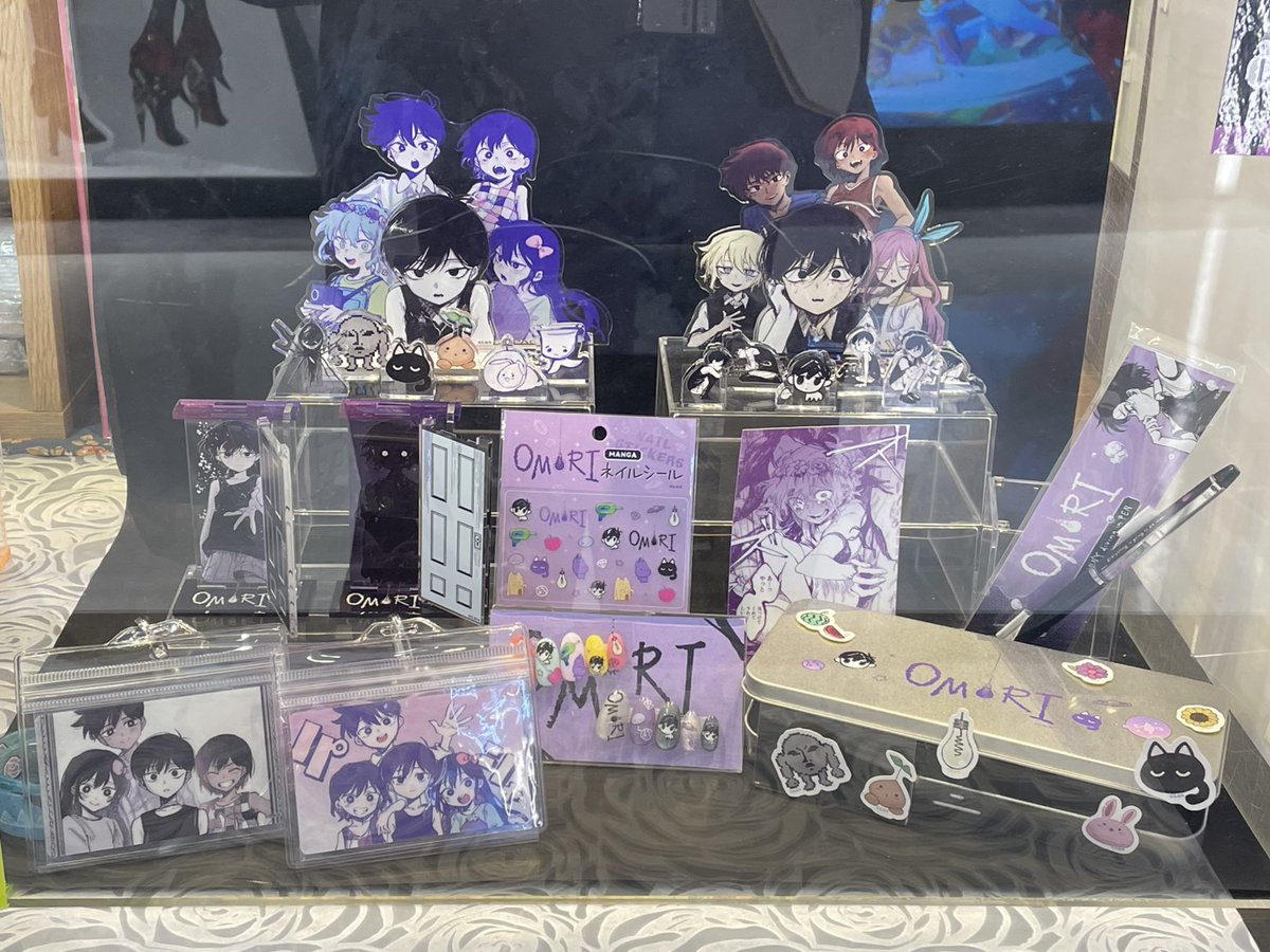 nsi_staff's tweet photo. 『#OMORI(漫画)』
camosラインナップから一部グッズを期間限定で店頭販売中💡

🗺️池袋P'PARCO 3F
【#報知エンターテインメントマーケット】
📅～2026年10月末まで

商品の数に限りがございます💦
ぜひ店頭にてお待ちしております♪" https://t.co/mZIPtZEQB3
