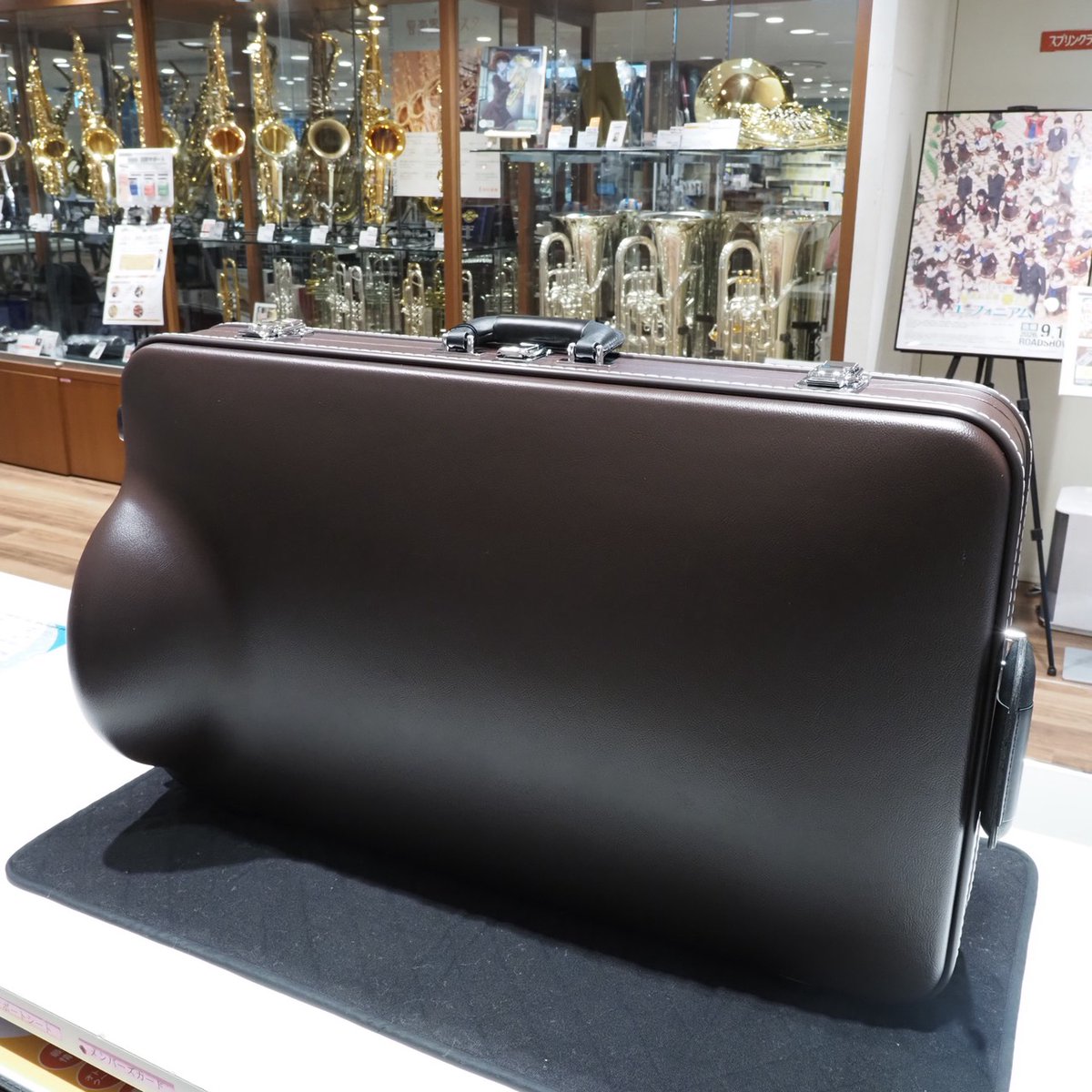 shima_shinjuku's tweet photo. 【入荷情報】
#YAMAHA の #ユーフォニアム #YEP621S が入荷しました！！ #響けユーフォニアム の田中あすか先輩と黒江真由ちゃん使用モデル✨
ユーフォらしい柔らかい音は、銀メッキがオススメ！
1本のみの入荷なので早い者勝ちです💨
#anime_eupho #ユーフォ最終楽章 #吹奏楽 https://t.co/MwCil8OpdE