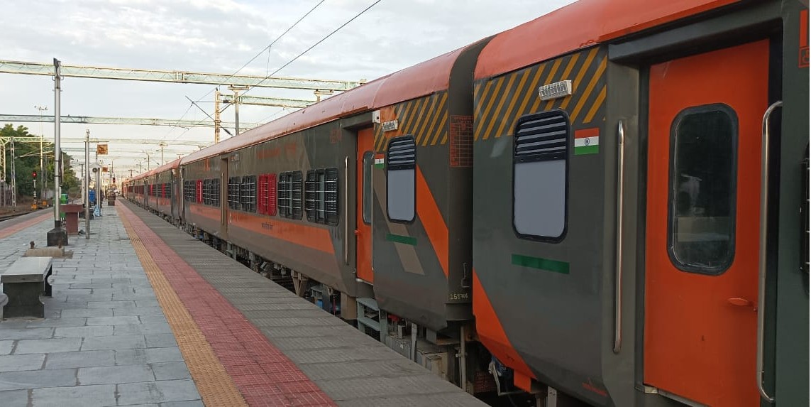 SalemDRM's tweet photo. Timings of three train services at Jolarpettai Jn Railway Station
Revised.
The Revised Timings will be
Effective from the trains leaving on 07 October, 2026.

Passengers,
Kindly Take Note.

@GMSRailway https://t.co/1lxIZQsgML