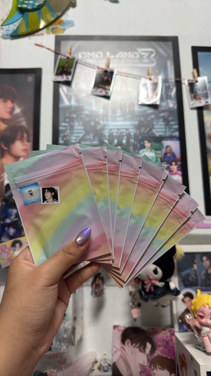 Rynzx21_'s tweet photo. 𝓅𝘭𝘴 𝘬𝘪𝘯𝘥𝘭𝘺 𝘳𝘵 &amp; 𝘴𝘩𝘰𝘸 𝘵𝘩𝘪𝘴 𝘵𝘸𝘦𝘦𝘵 ! ⋆˚꩜｡

Date : 10 October 2026
Time : tba
📍: Central Korat

Dexx 30ea.
KengNamping 20ea.
เฟรมการ์ด 11ea.

อย่าลืมมารับกันน้าาา .☘︎ ݁˖

#DEXXth #Dexx 
#KengNampingㅤㅤㅤㅤ 
#CATEXPOP
#CATEXPOP2026
#CATEXPOPKORAT https://t.co/fkFnGgWaUv