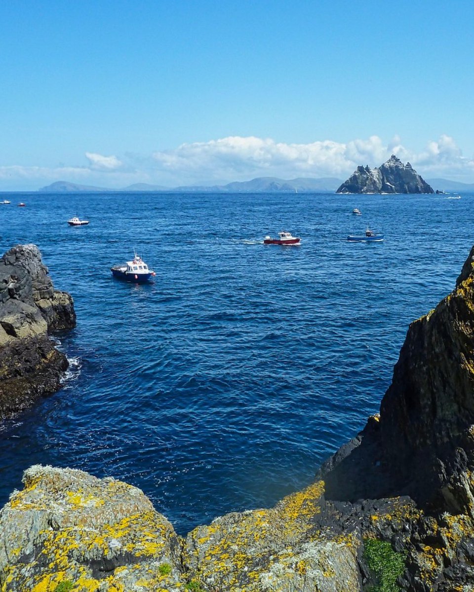 SkelligExp's tweet photo. Boat season may be over, but the Skellig story continues 💙🌊

Discover Skellig Michael from dry land through our film and exhibition, then stay for lunch or coffee overlooking the harbour.

#TheSkelligExperience #SkelligMichael #ValentiaIsland https://t.co/ABRRbZcjQv