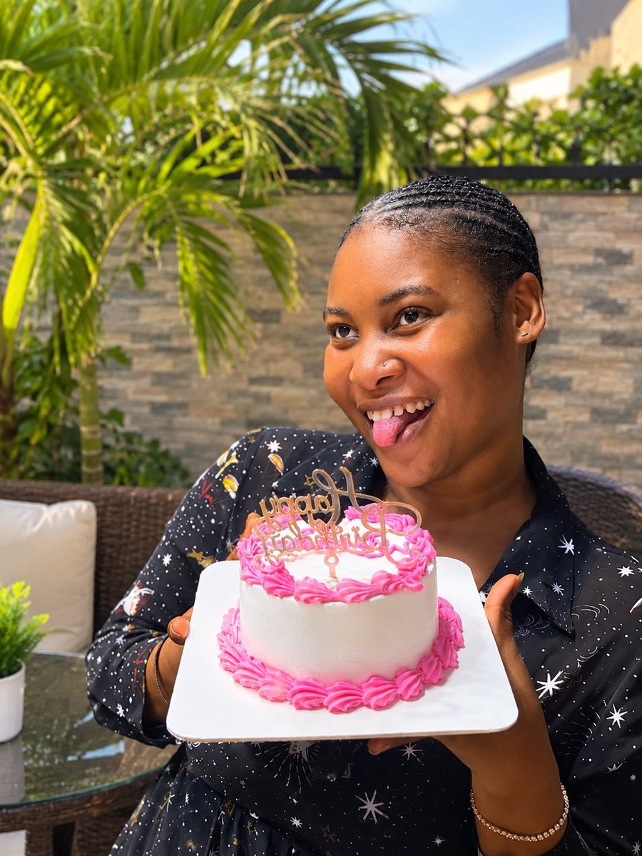 Nedlar2's tweet photo. Happy 28th Birthday to my beautiful sister! 🎂❤️
28 looks good on you! 🥳✨
May God bless your new age with endless joy, favour and success. 🙏🏾 https://t.co/1DRmyeYNrQ