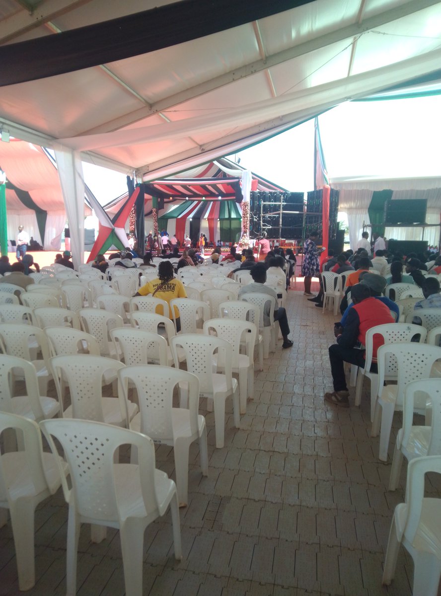 Morwaru's tweet photo. Ruto mi nimeshindwa kukutetea Sasaππ
Gathering innocent hustling youths for RPL graduation only for the event to be postponed for the third time ππ
No water no lunch no compensation justπππΆπΆ
#RPLSuccess #GoKdelivers #NYOTA https://t.co/yeNYSpfbc9