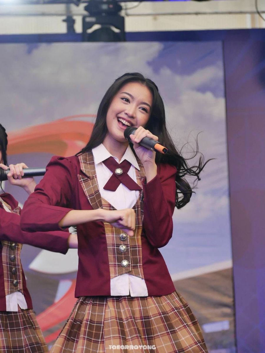 taearrayong's tweet photo. aku menyukai langit seperti halnya aku menyukai hal tentangmu

@Greesel_JKT48 https://t.co/Xe6ey3CFgB