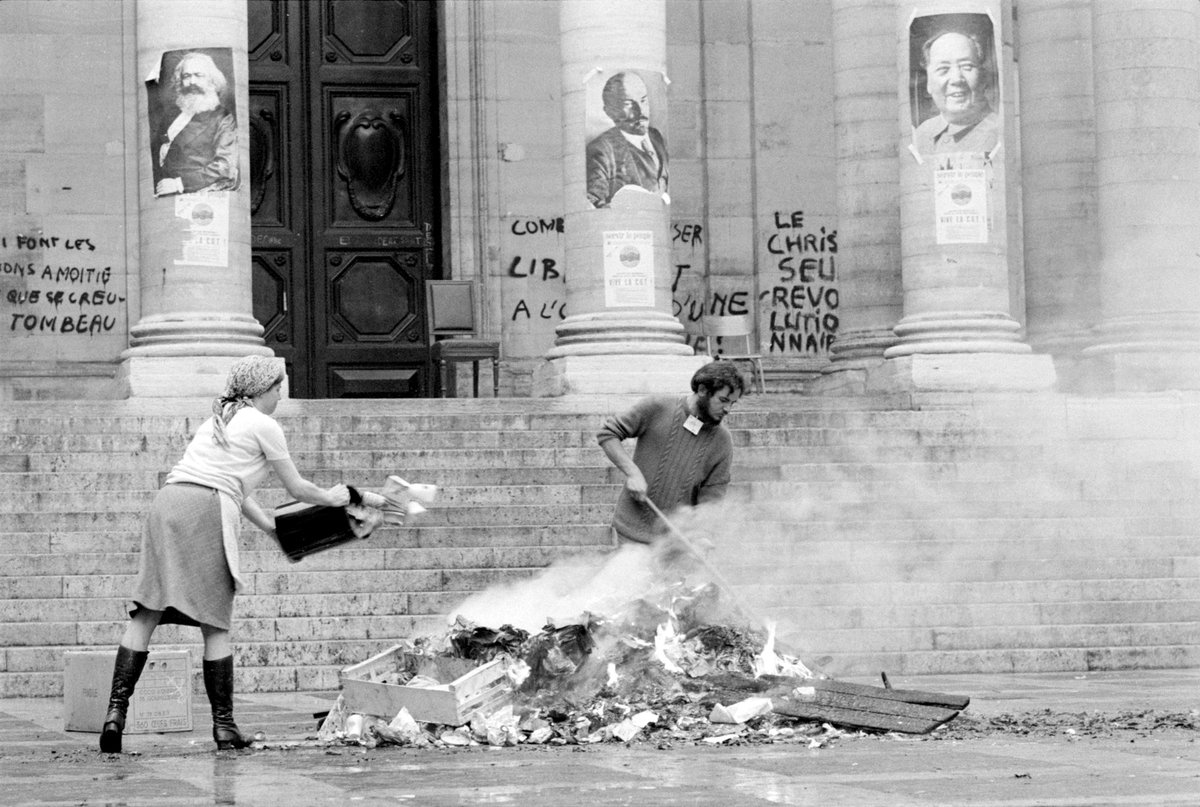 ParisAMDParis's tweet photo. La Sorbonne en compagnie de Marx, Lénine et Mao.
Manquent Engels et Staline.
Mai 68. Paris 5e Quartier Latin https://t.co/7NLgQwxObO