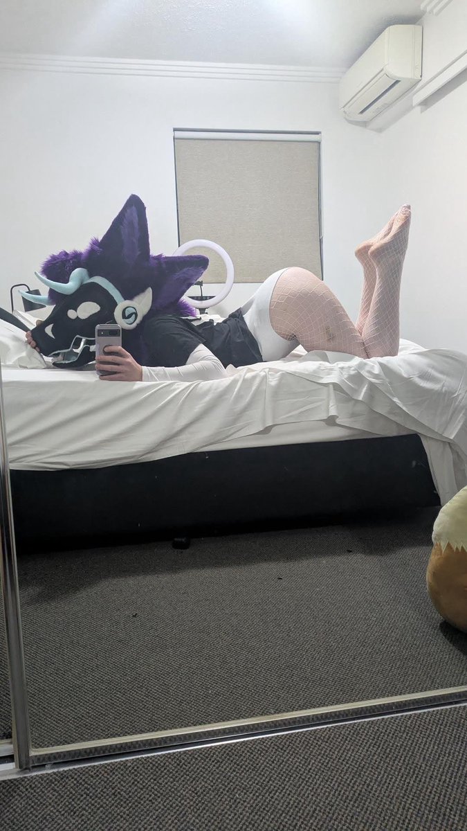 StolasVonFith's tweet photo. Apparently I can arch my back pretty well...waddya think~?

#femboy #furryfemboy #fursuit #fursuitass #femboyass https://t.co/4BV8b1pIix