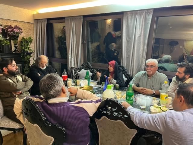 AmirHadiAnvari's tweet photo. حالا چون دوستان عکس تزئینی را دوست داشتند https://t.co/E3fnfq2Sbw