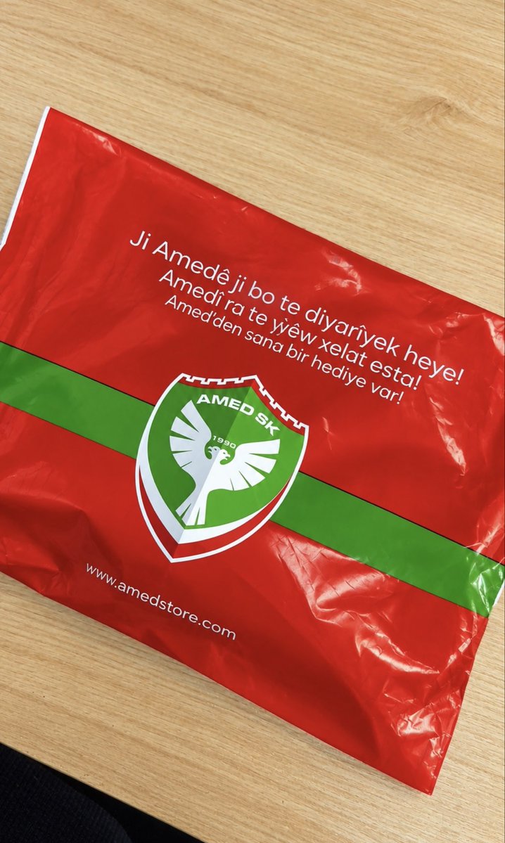 idoskee's tweet photo. dünyanın en güzel hediyesi 
amedspor amedstore amed 💚❤️ https://t.co/V78GOdUOrJ