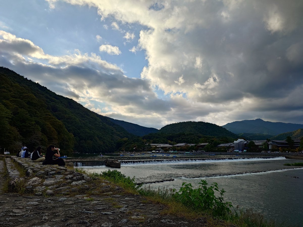 mimic007's tweet photo. 今日もここで人生を思う

晴れたり
曇ったり
雨が降ったり

風雲水 https://t.co/D7IzmvIOnW