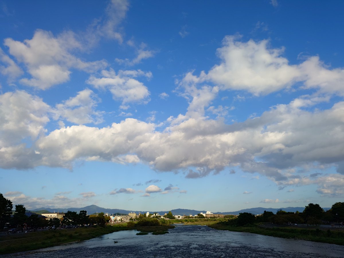 mimic007's tweet photo. 今日もここで人生を思う

晴れたり
曇ったり
雨が降ったり

風雲水 https://t.co/D7IzmvIOnW