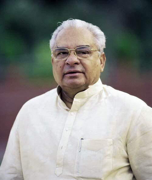 DrSatishPoonia's tweet photo. हरियाणा के पूर्व मुख्यमंत्री स्व. चौधरी भजन लाल जी की जयंती पर उन्हें विनम्र श्रद्धांजलि। https://t.co/s0vXgWz2d3