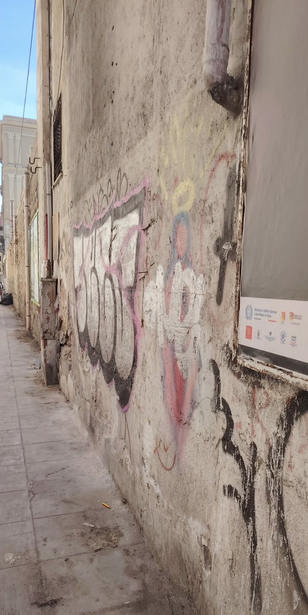 RapPalermo's tweet photo. @RiRifiutiPa @ComunePalermo @robertolagalla @palermopulita @PalermoToday @PALERMOPM @StefaniaPetyx Con la presente per comunicarvi che il servizio di spazzamento e rimozione ingombranti è stato espletato. Si allega foto dopo intervento. Buona giornata. https://t.co/VBqBVRxm6k